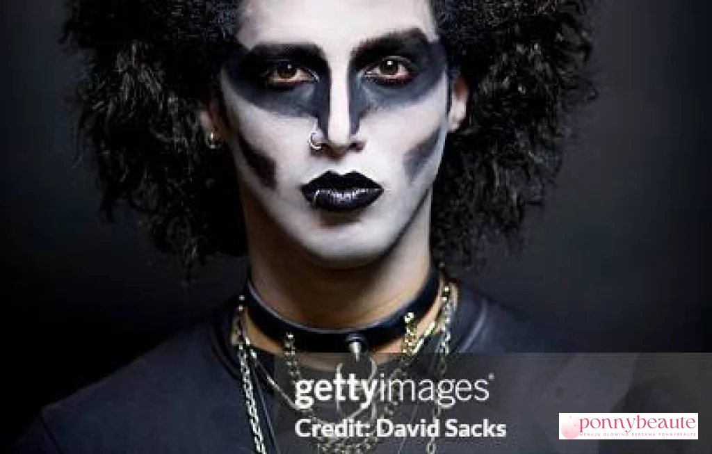 makeup gothic Kim Kardashian